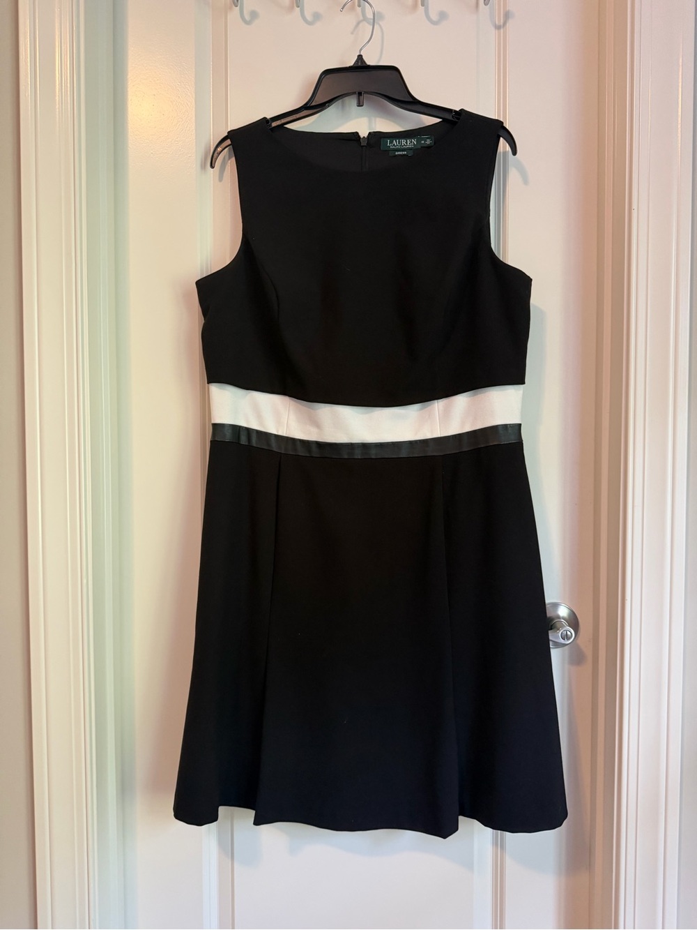 Lauren Ralph Lauren Women’s Black W/White Stripe A-Line Sleeveless Dress Sz 16